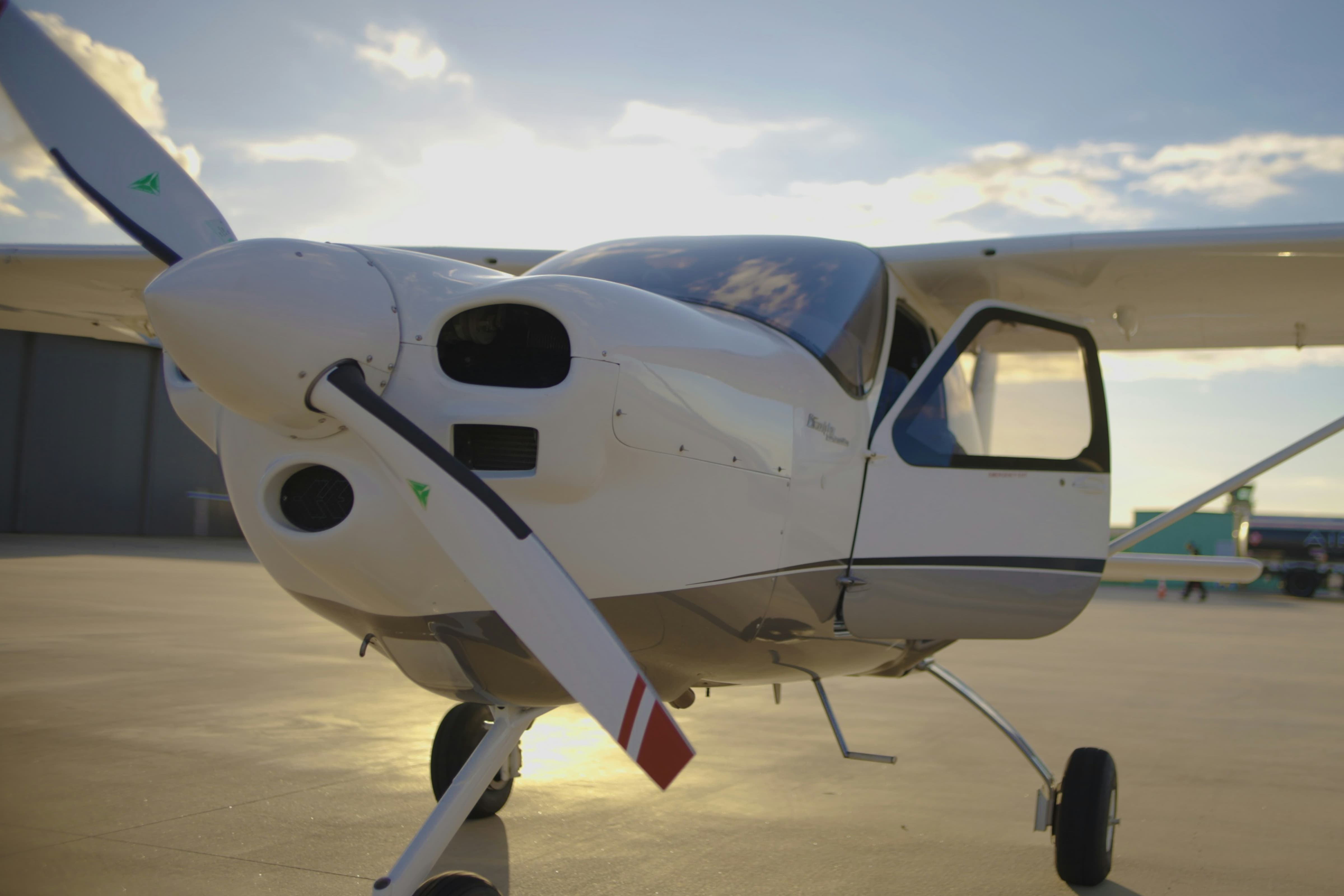 Single engine aircraft on the ramp