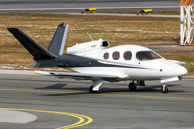 Cirrus Vision Jet taxiing
