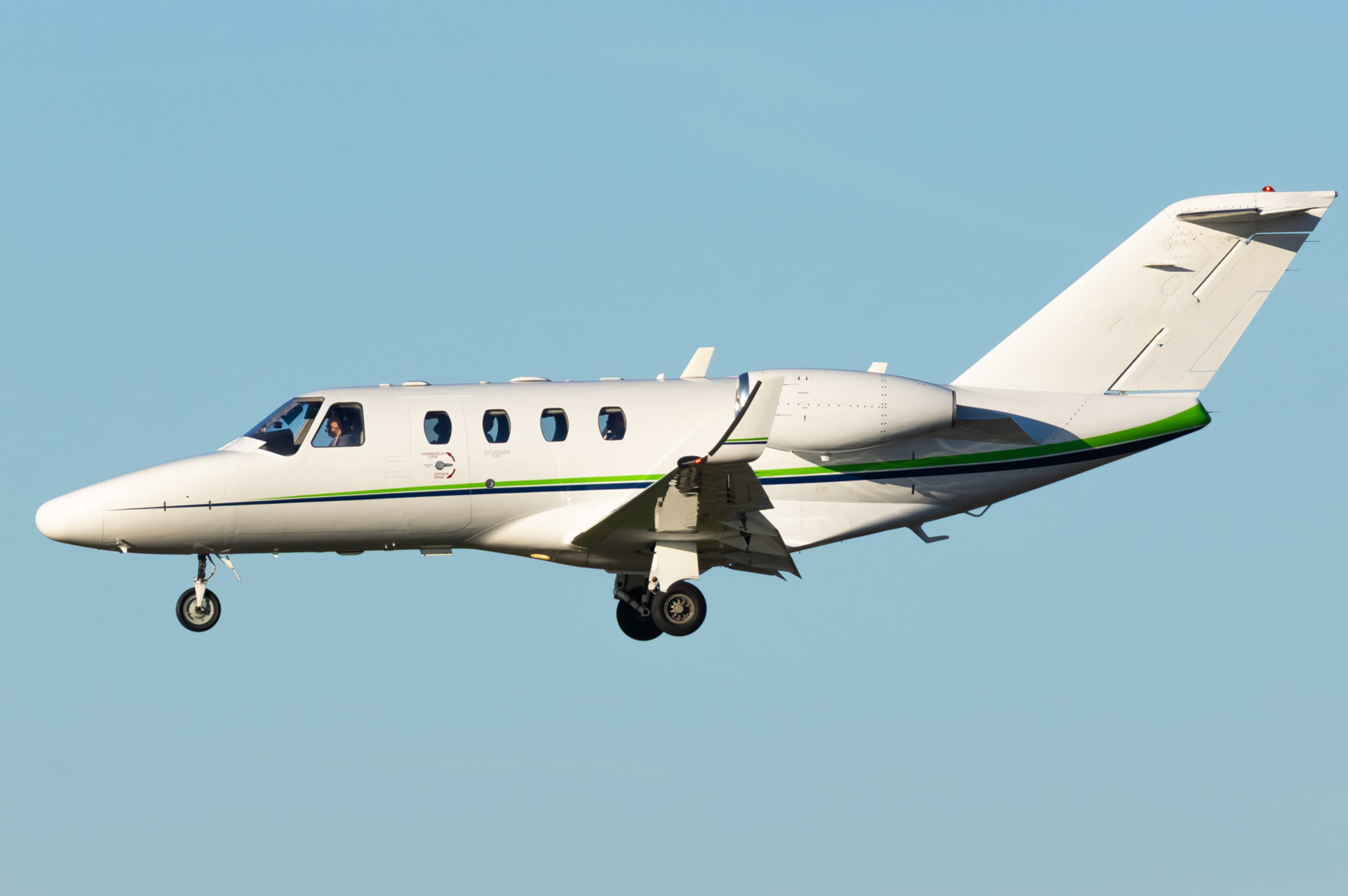 Cessna Citation CJ1 on final approach