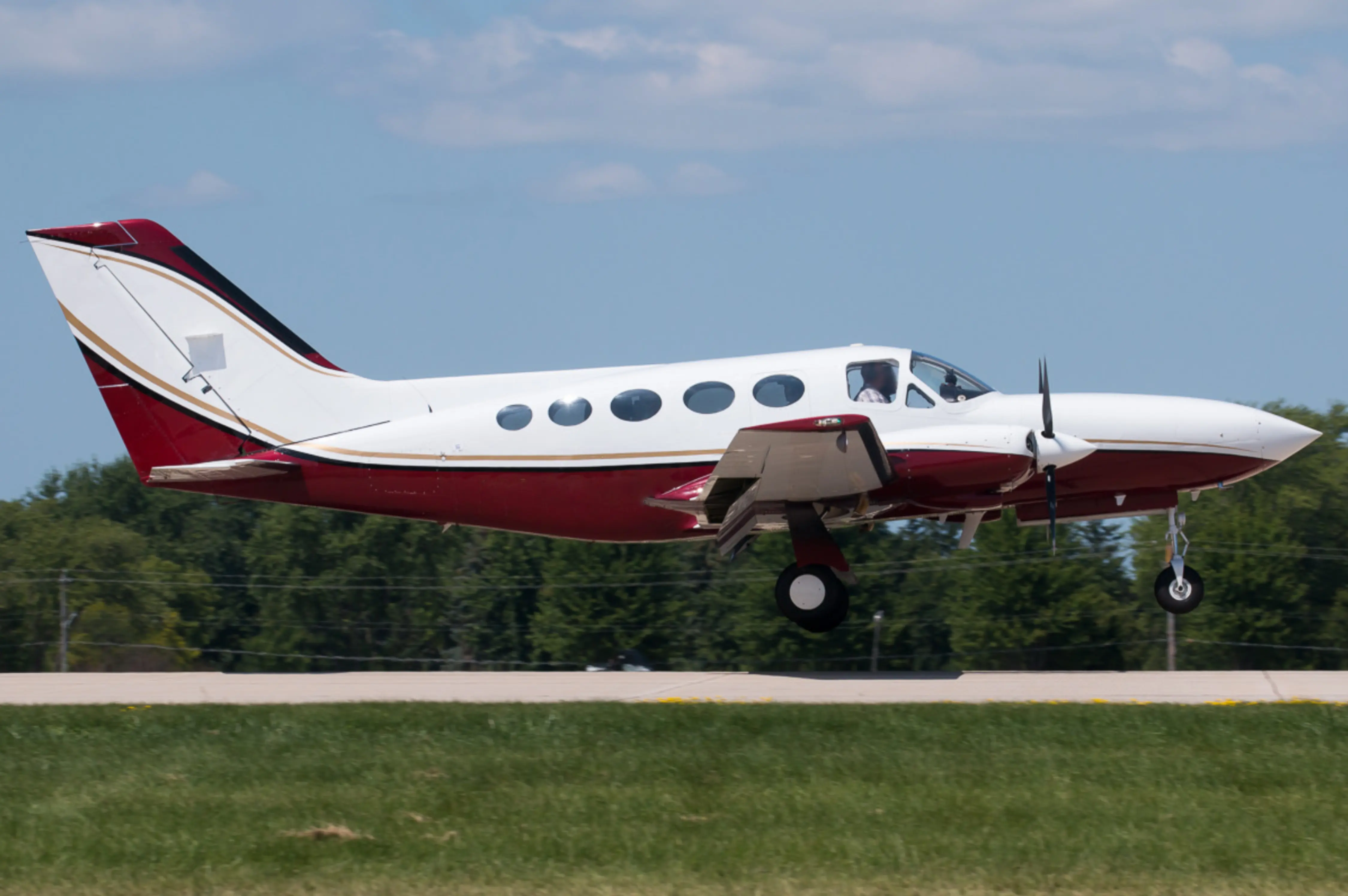 Cessna 414A taking off