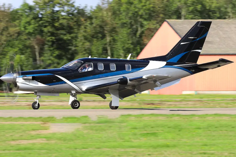 TBM 850 taxiing